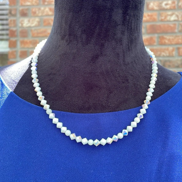 Vintage Necklace - Picture 2 of 4